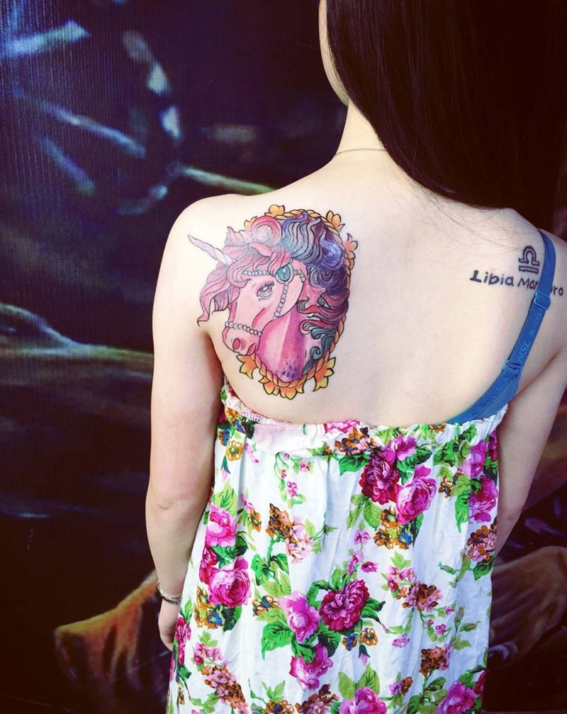 独角兽全彩纹身图片