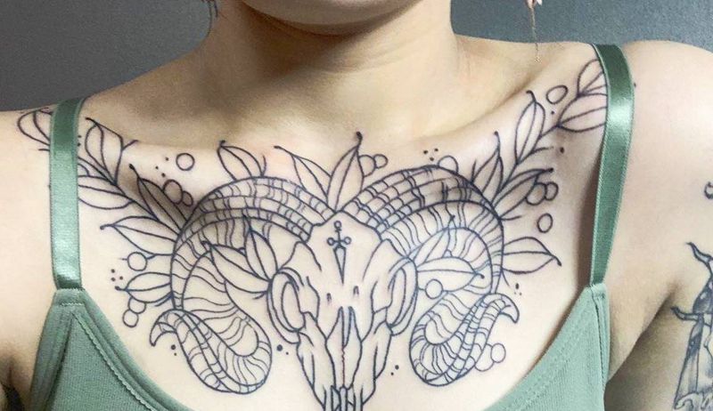 花胸纹身图片_胸部New School纹身图案