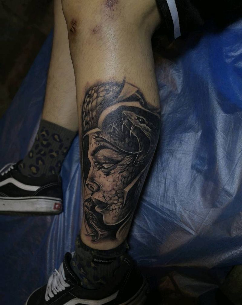 美杜莎纹身图片_腿部纹身图案