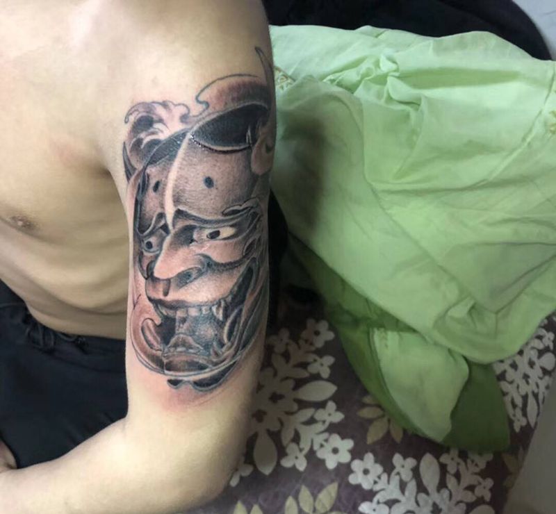 般若纹身图片_肩部老传统纹身图案