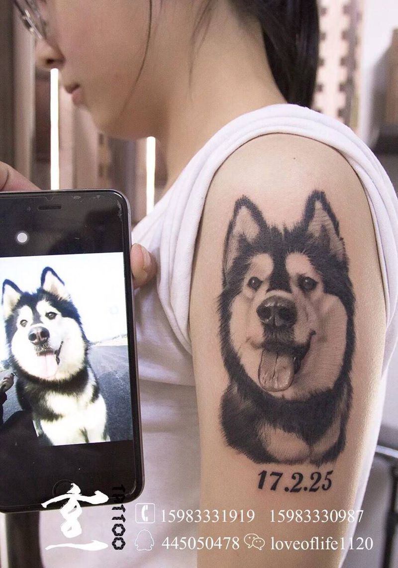 肖像两枚纹身图片