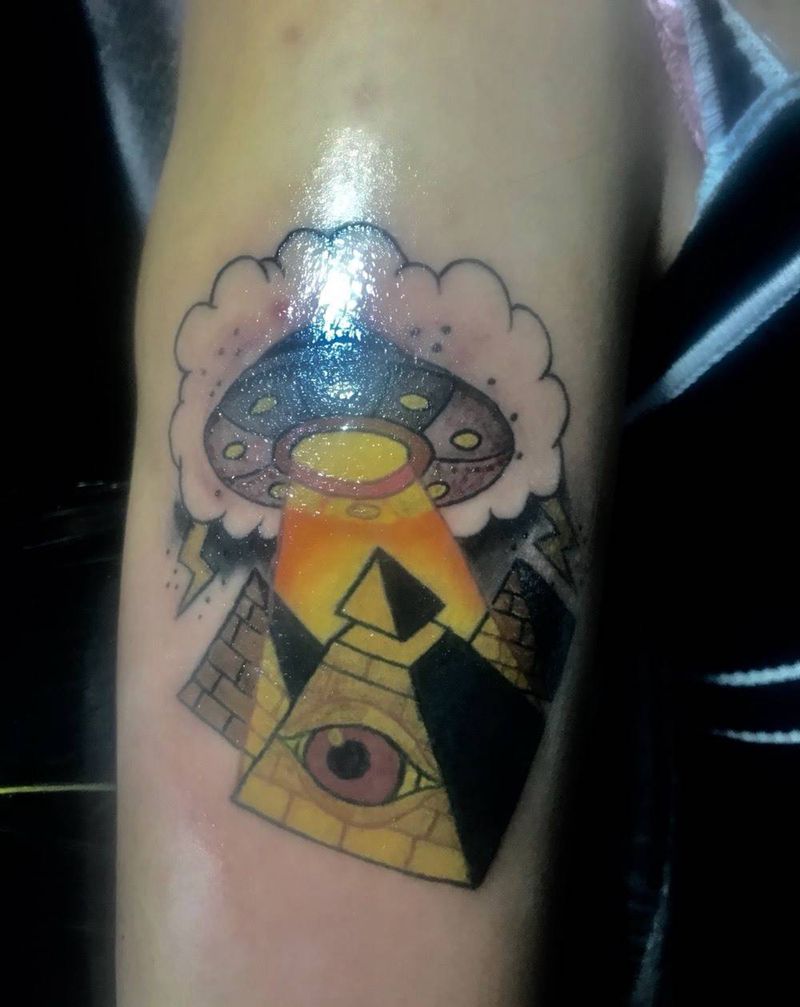 不配合的妹子纹身图片