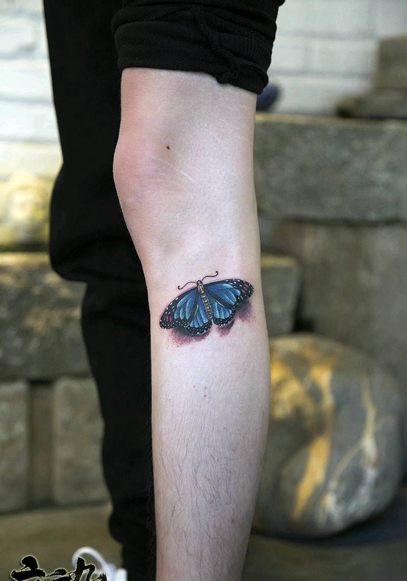 飞蛾纹身图片_腿部清新成品纹身图案