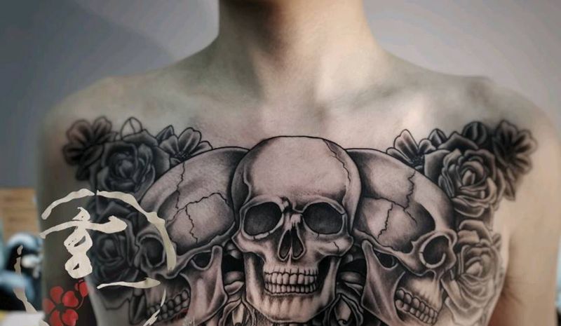 欧美花胸纹身图片_胸部纹身图案