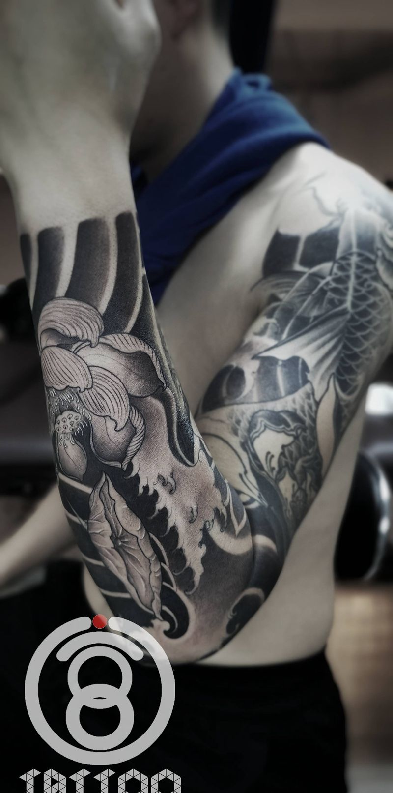 传统花臂一枚纹身图片_手臂新传统纹身图案