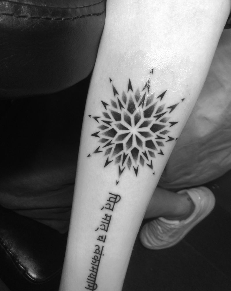 点刺花一枚纹身图片_清新纹身图案