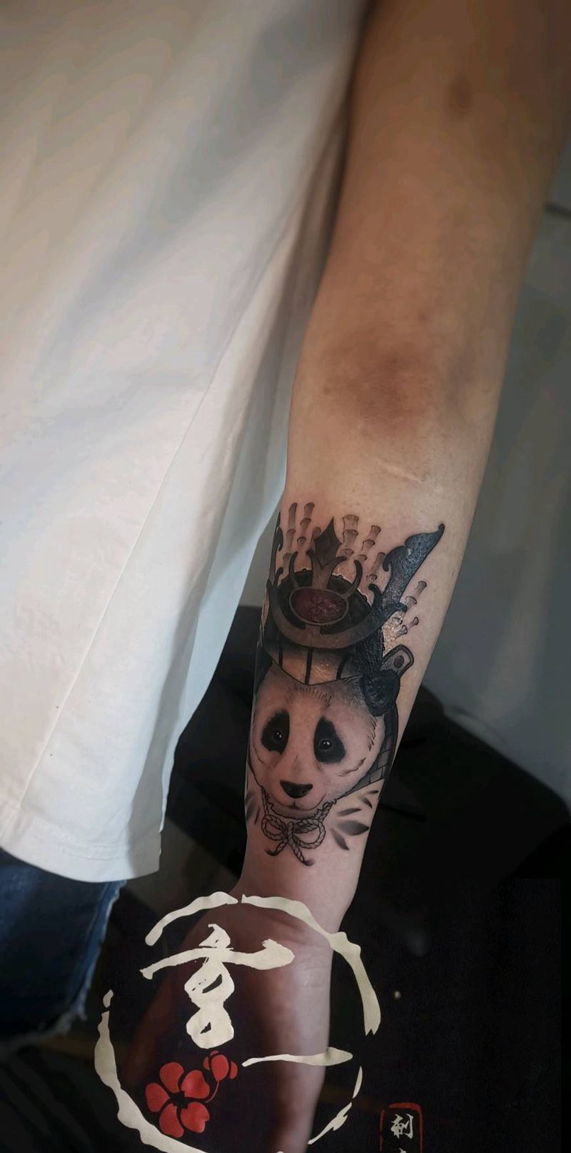 伤疤遮盖纹身图片_手部纹身图案