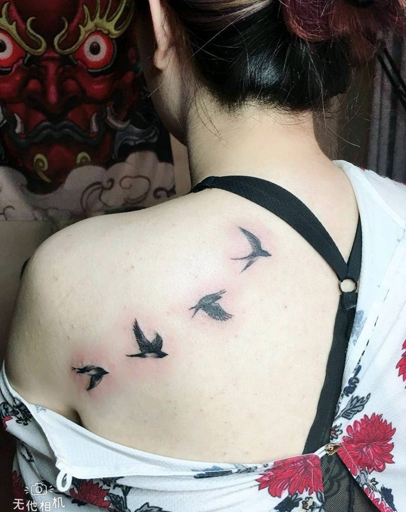 小燕子纹身图片