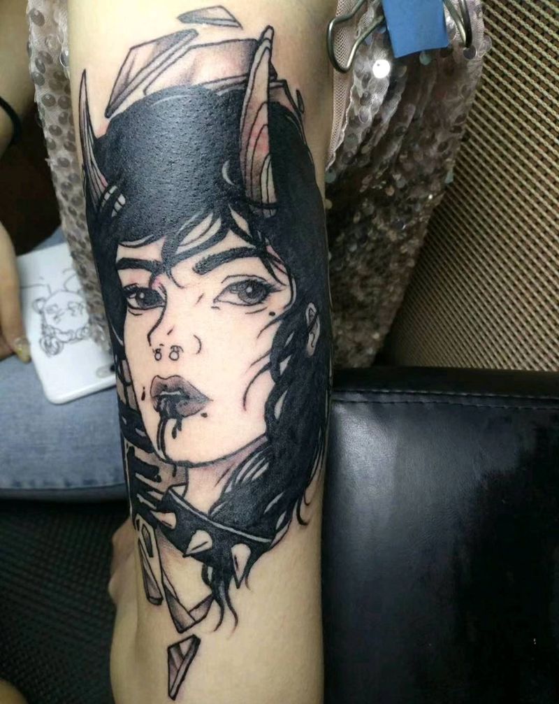 暗黑风纹身图片_手部New School纹身图案