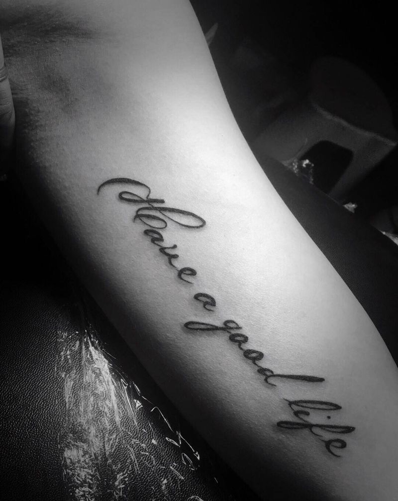 小图走一波纹身图片