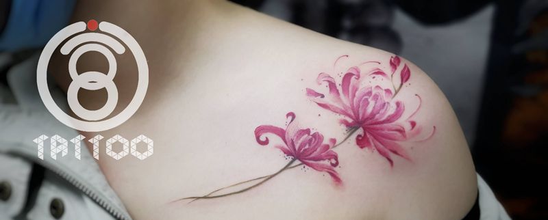 彼岸花纹身图片_胸部纹身图案