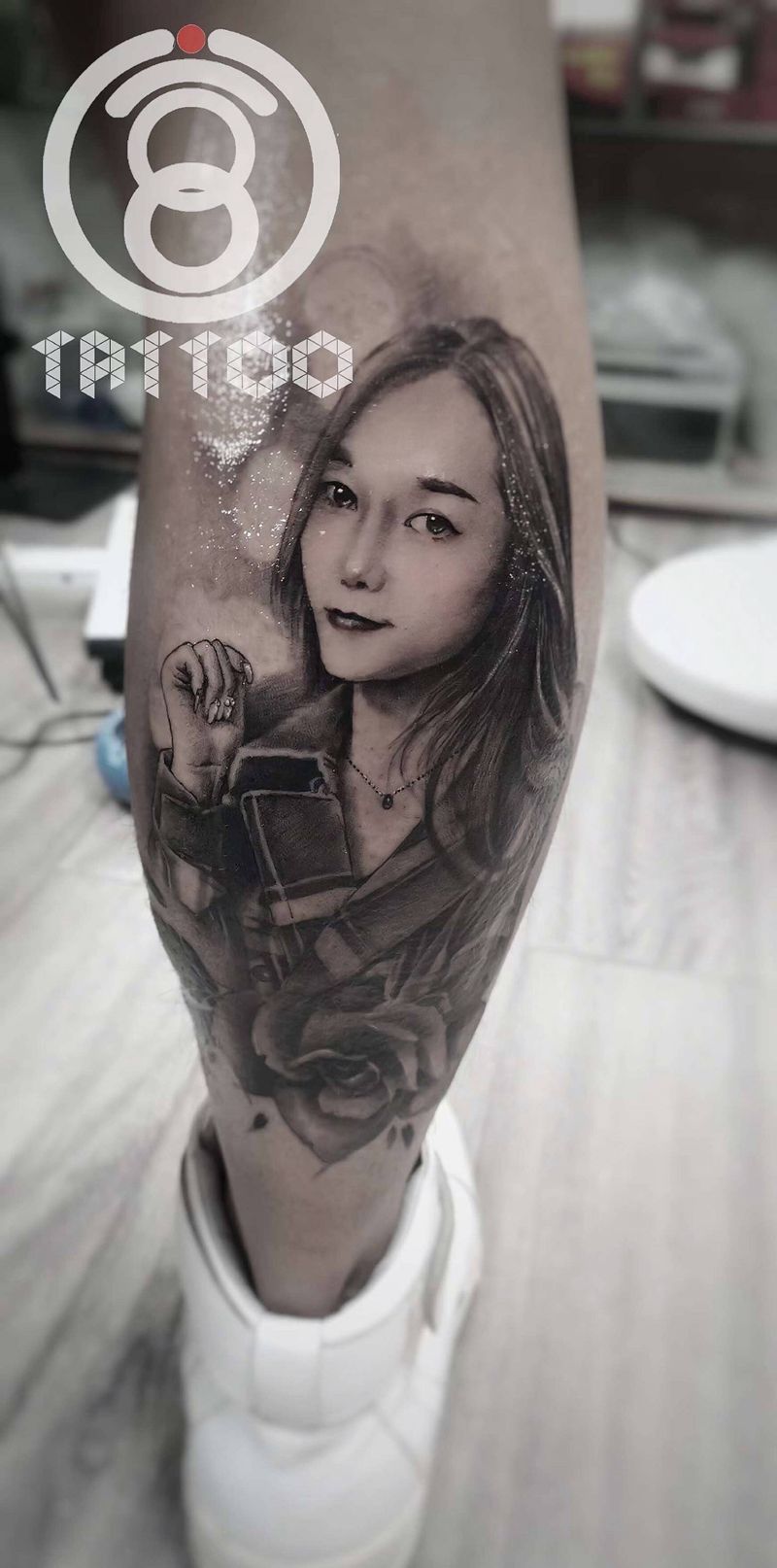 肖像设计一枚纹身图片_腿部欧美写实纹身图案