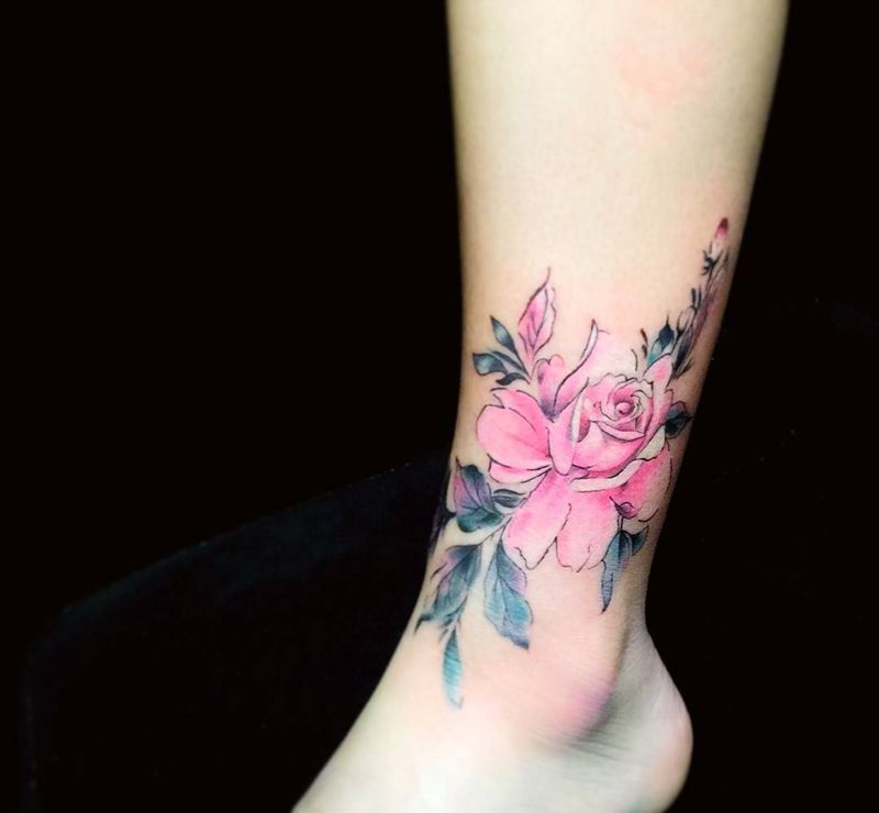 玫瑰花儿来一朵纹身图片