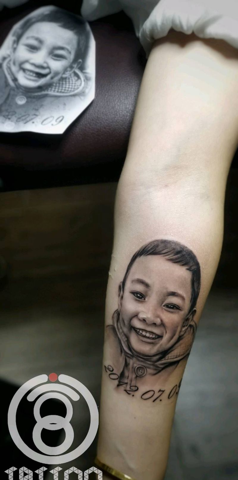 写实肖像一枚纹身图片_手部欧美写实纹身图案