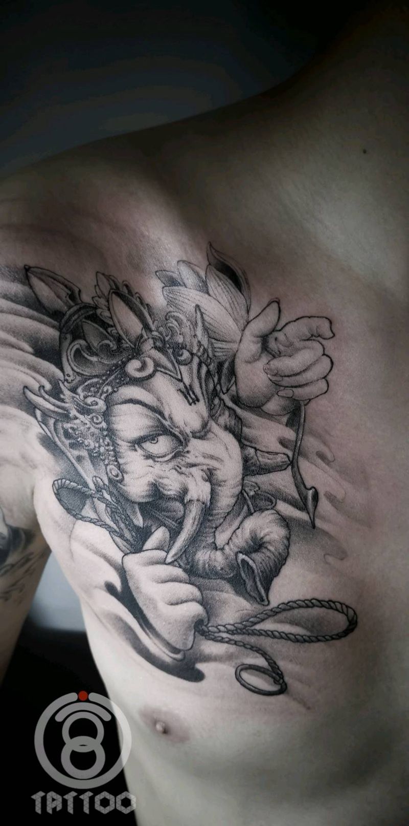 象神纹身图片_胸部新传统纹身图案