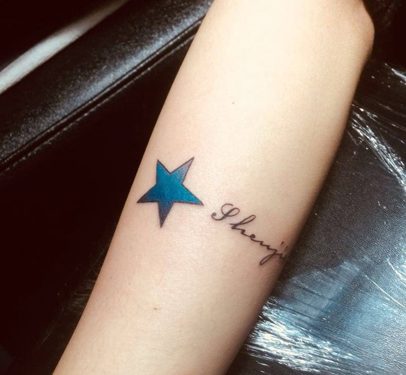 渐变英文小清新纹身图片