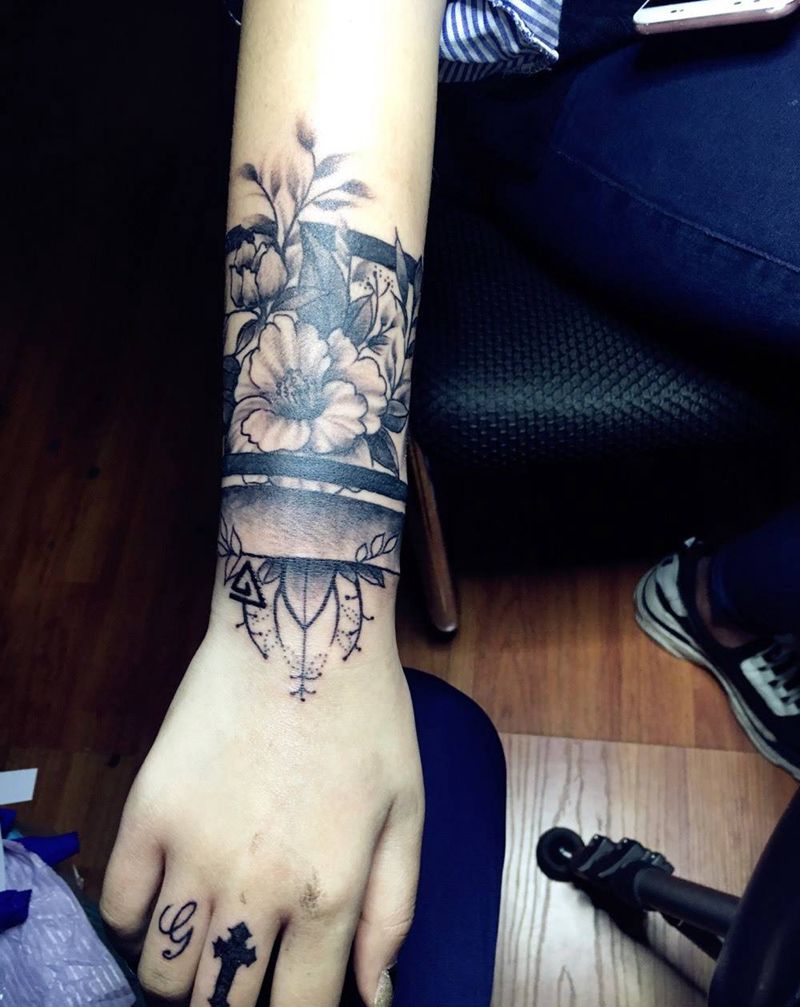 素花手环纹身图片