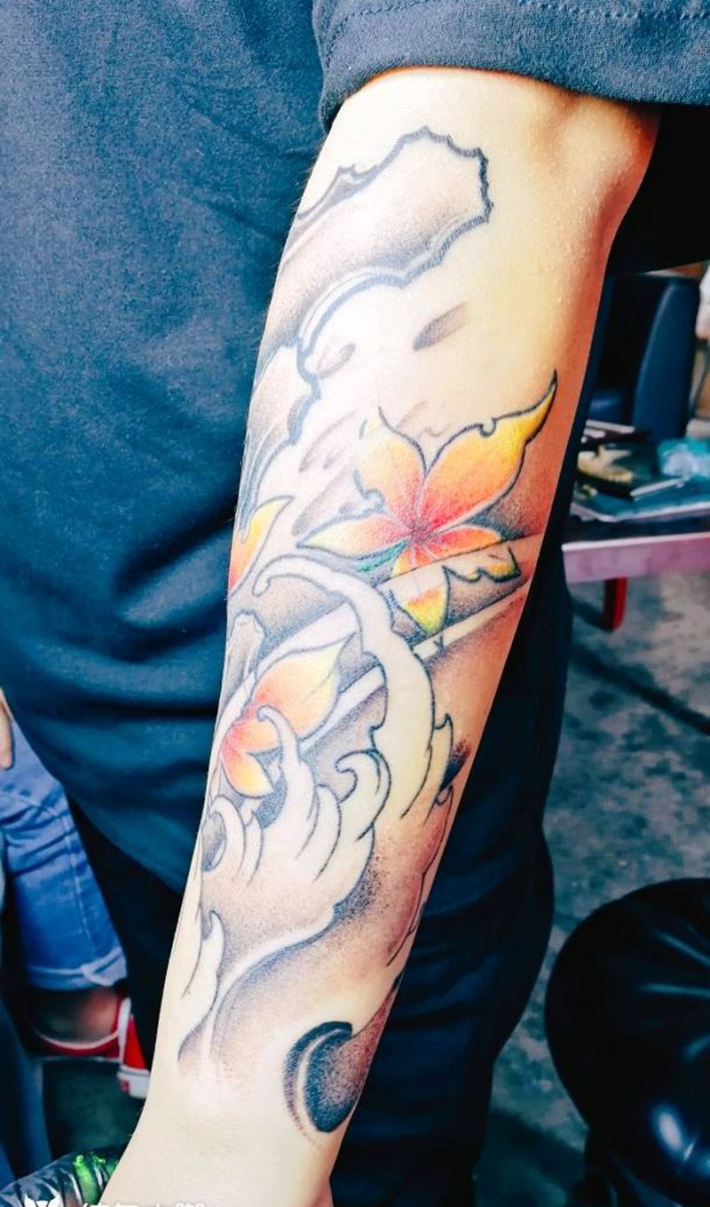 浪纹身图片_手臂纹身图案