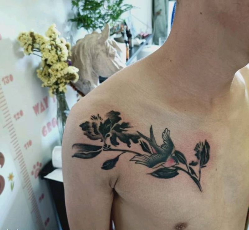 新添加纹身图片_胸部纹身图案