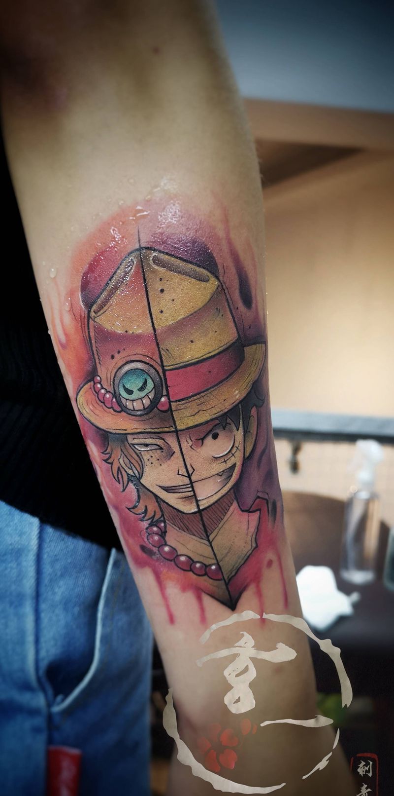 动漫风格纹身图片_手部水彩纹身图案