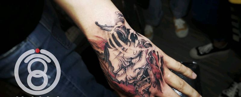 伤疤遮盖纹身图片_手部新传统纹身图案