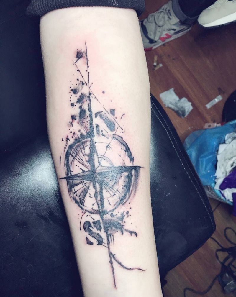 水墨指南针纹身图片