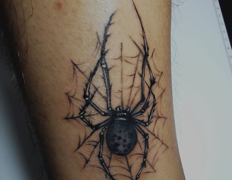 遮盖蜘蛛纹身图片_脚部纹身图案