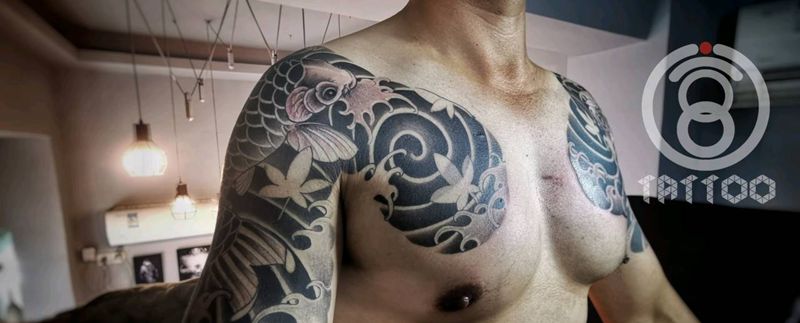 老传统遮盖纹身图片_胸部肩部老传统纹身图案