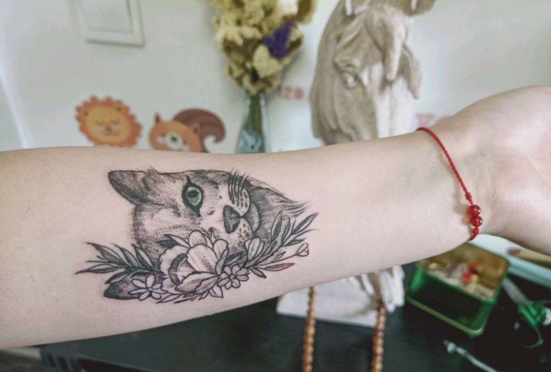 猫纹身图片_手臂纹身图案