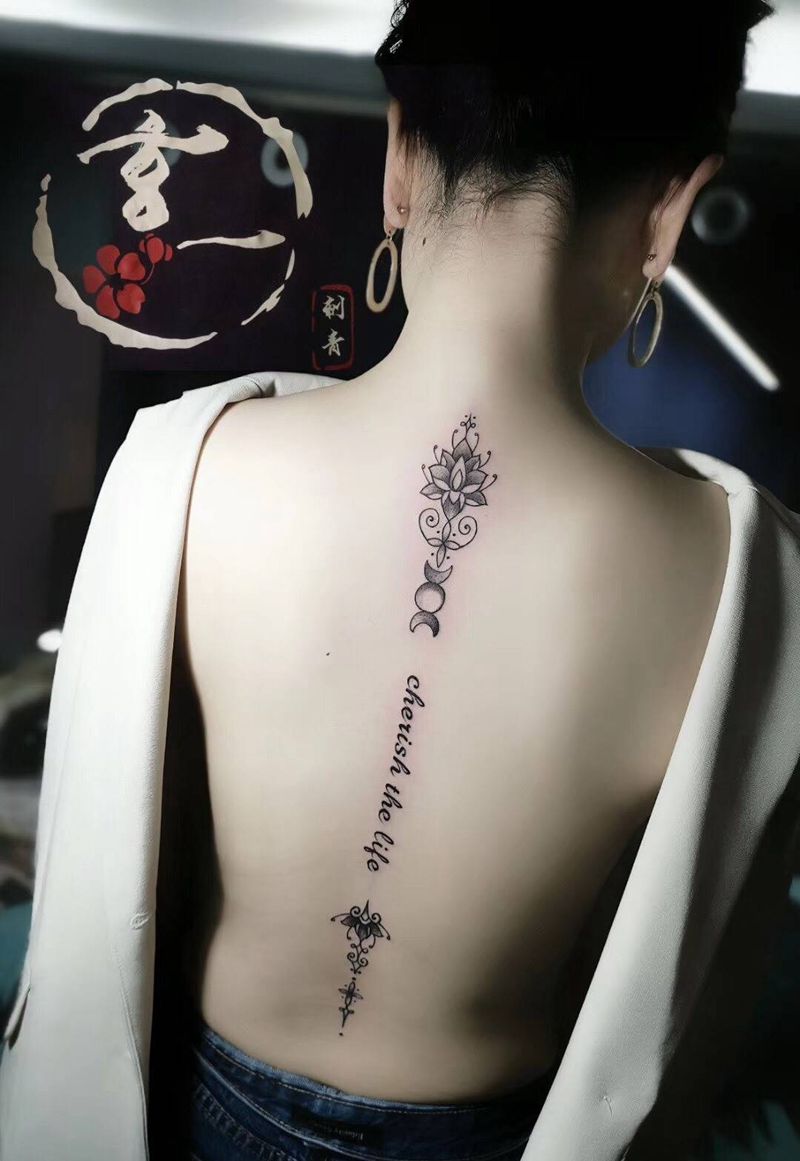 脊椎纹身图片