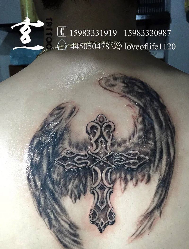 wing of cross纹身图片
