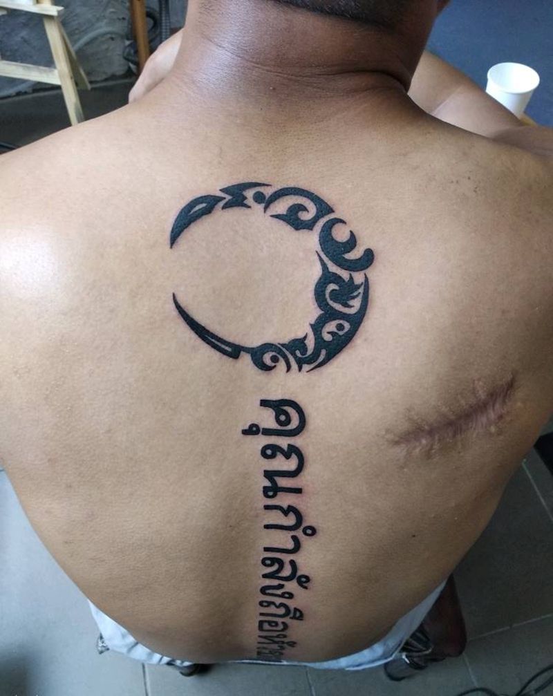 脊柱泰文纹身图片