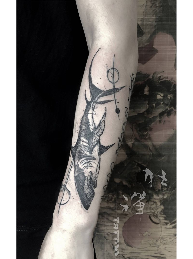 鲨鱼纹身图片_手部脚部点刺纹身图案