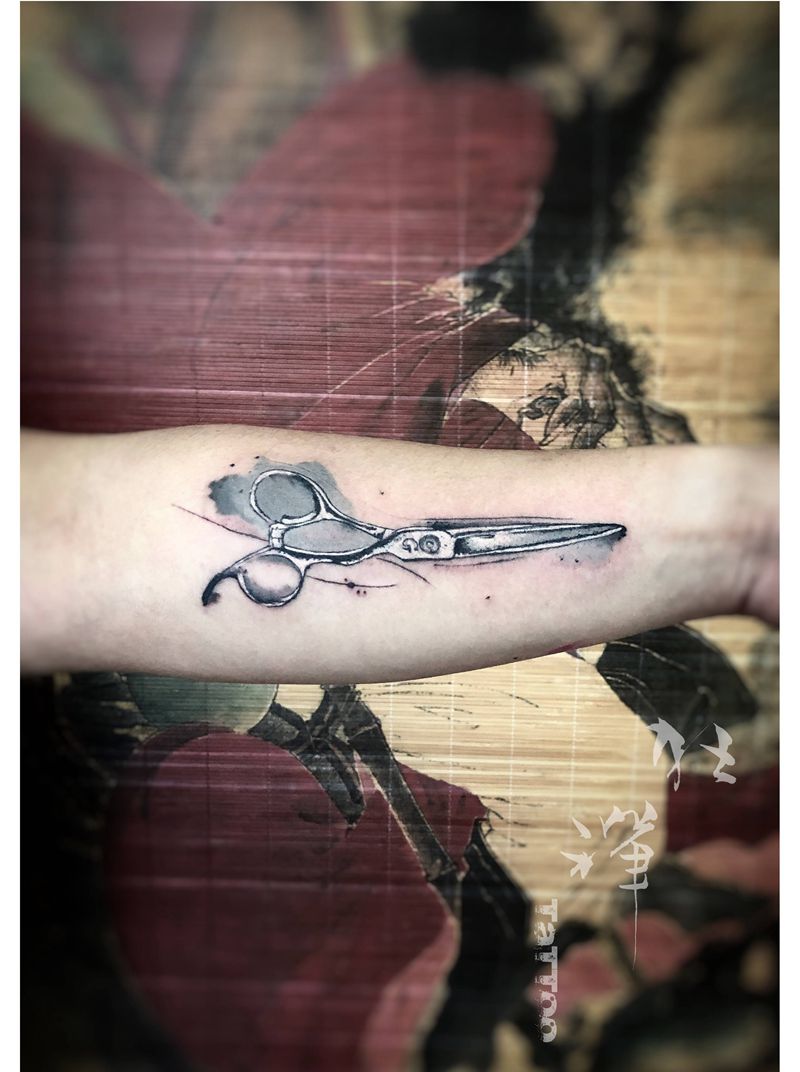 他不叫tony纹身图片_手部腿部水彩纹身图案