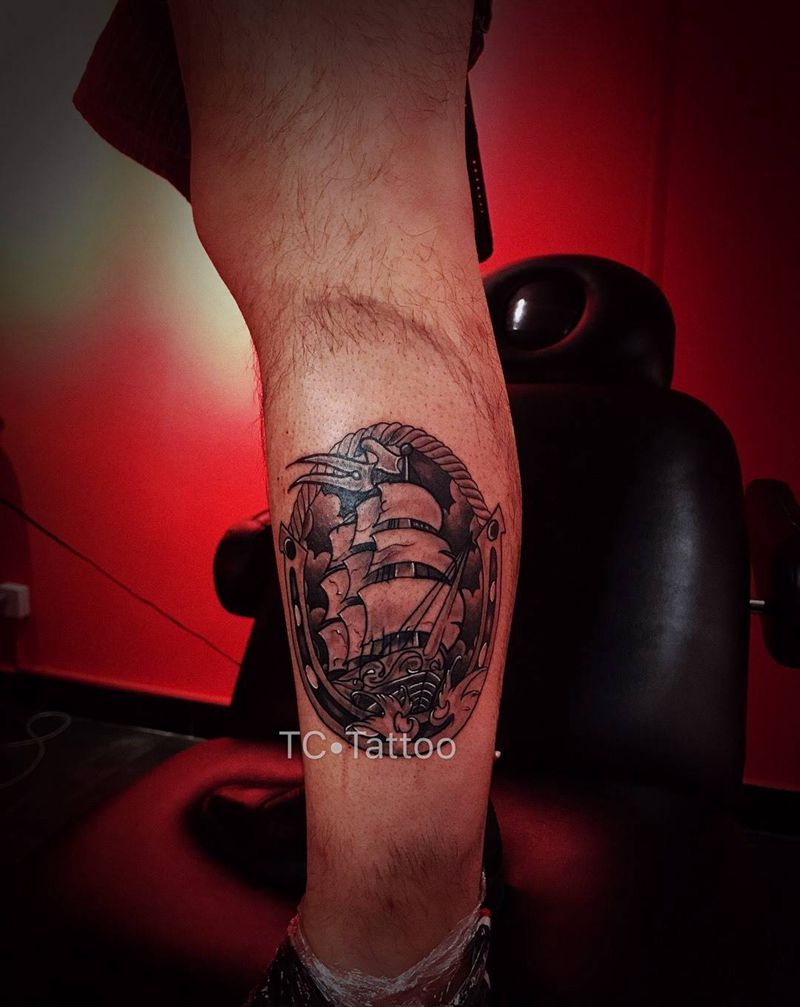 一帆风顺纹身图片_腿部Old School纹身图案