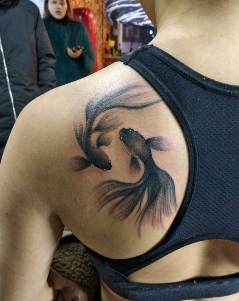 水墨金鱼纹身图片