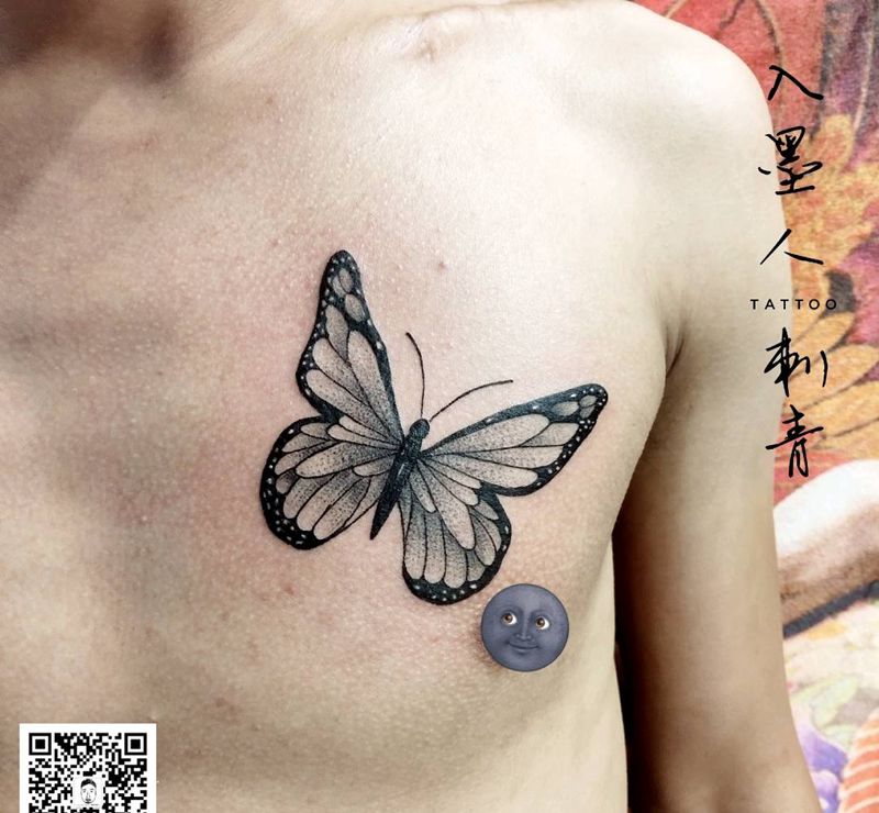 蝴蝶纹身图片_点刺纹身图案