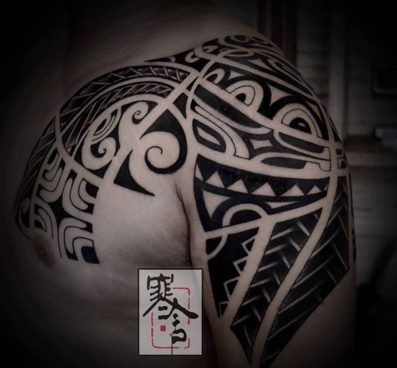 图腾纹身图片_成品胸部手臂欧美图腾纹身图案