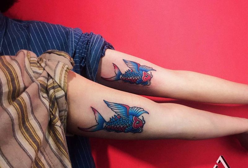 飞鱼转身纹身图片_老传统纹身图案