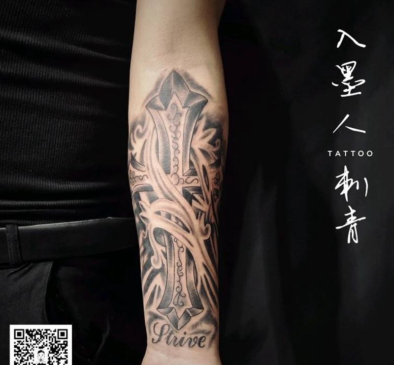 十字架纹身图片_手部纹身图案