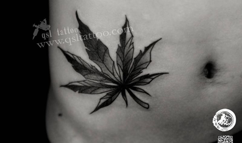 麻叶子纹身图片