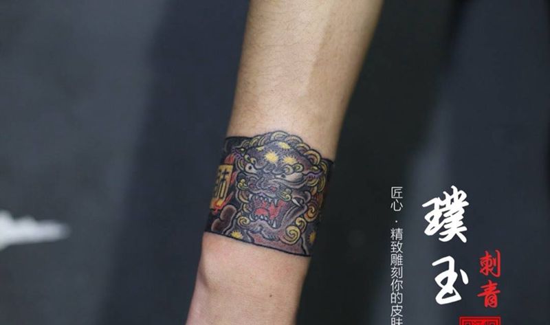 手玩儿纹身图片