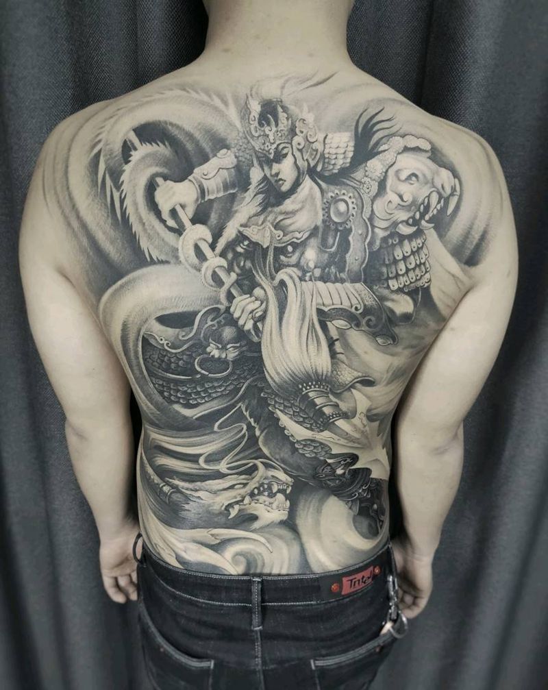满背子龙纹身图片_背部新传统纹身图案