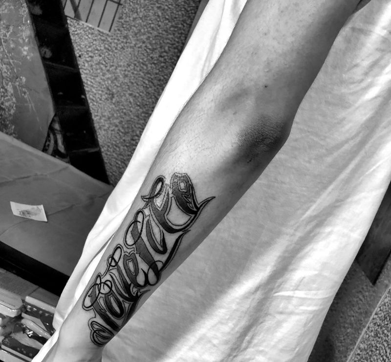 卡奇洛花体纹身图片