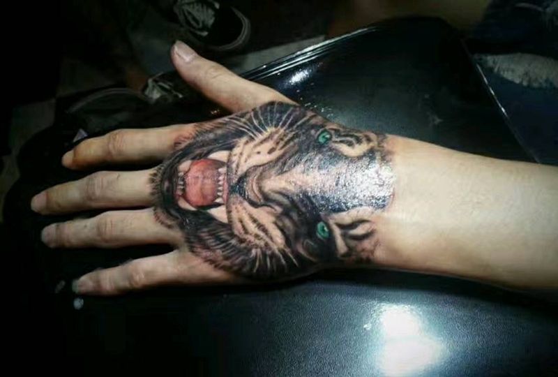 脑斧，哈哈哈纹身图片