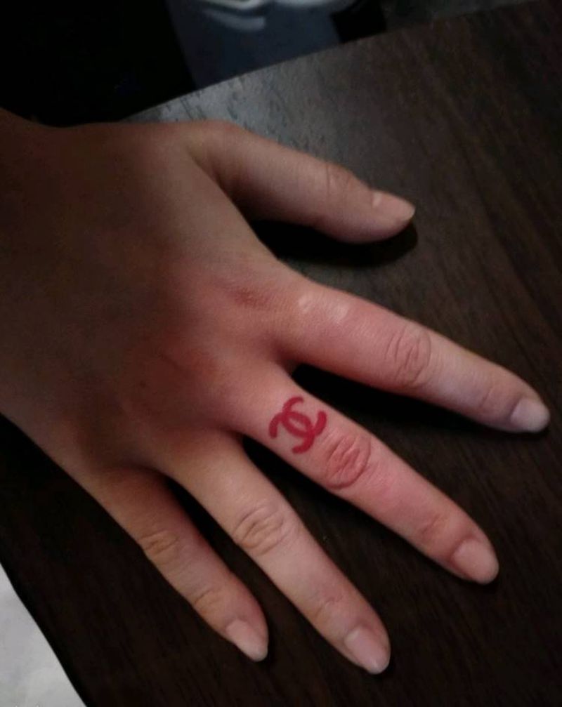 香奈儿，红色限量版纹身图片