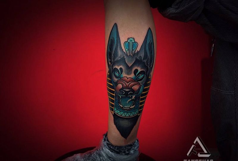 上单狗头纹身图片