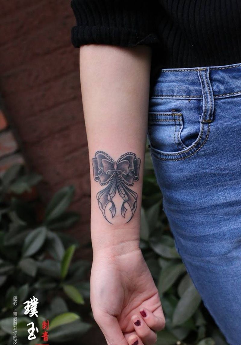 蝴蝶结纹身图片