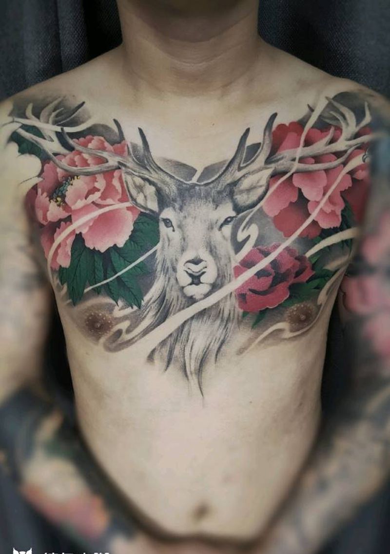 花胸纹身图片_胸部新传统纹身图案