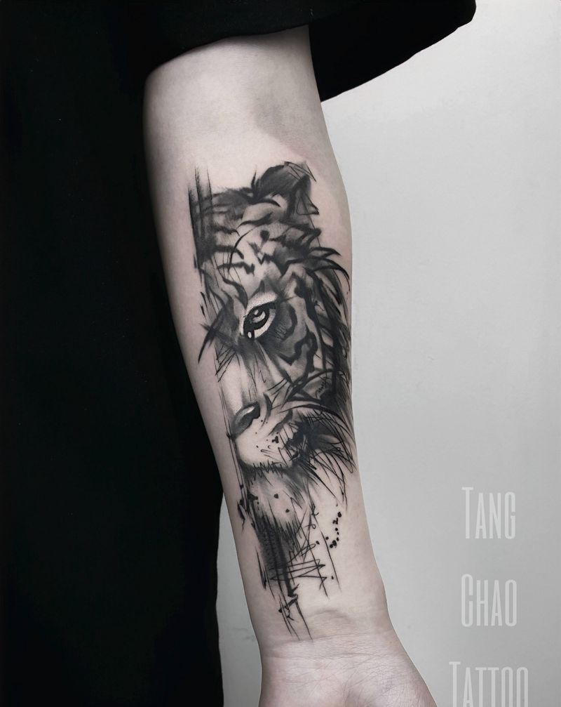 水墨虎纹身图片_手臂水墨纹身图案